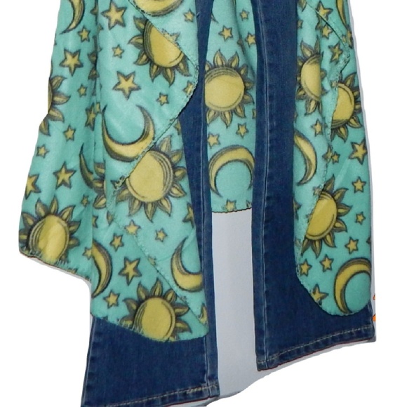 Long Waterfall Vest by GROOVY GLAM - Picture 2 of 7